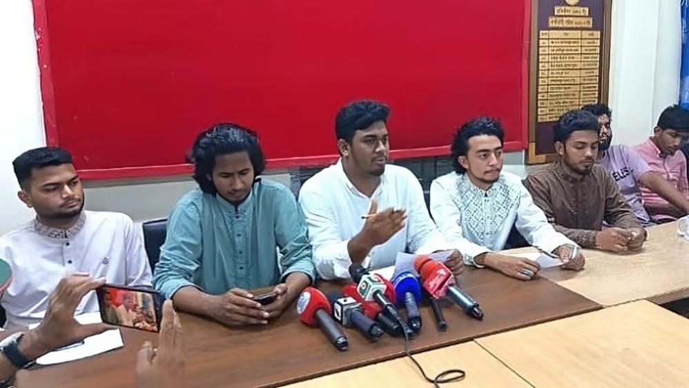 লক্ষ্মীপুরে পাল্টাপাল্টি সংবাদ সম্মেলনে উত্তেজনা